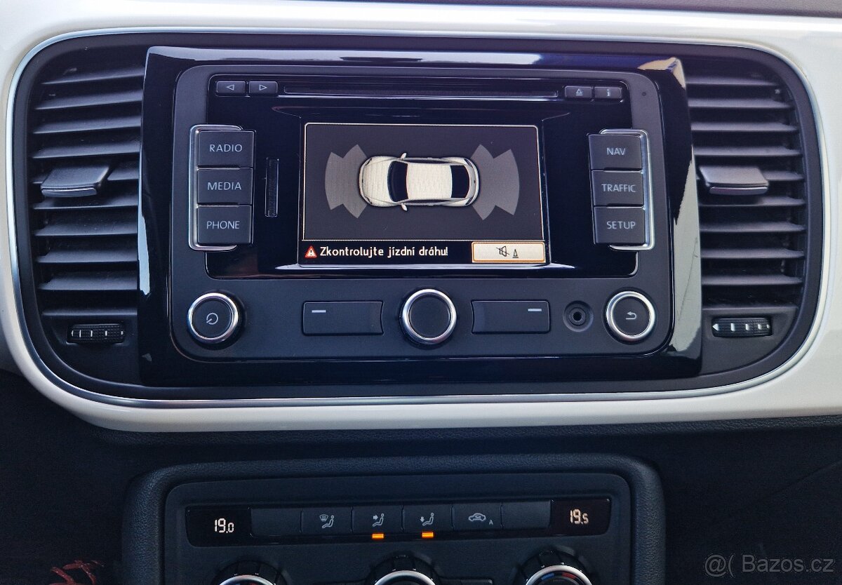 VW BEETLE 1.6TDI 2013 LED/XENON NAVIGACE AUT.PŘEVODOVKA - 15