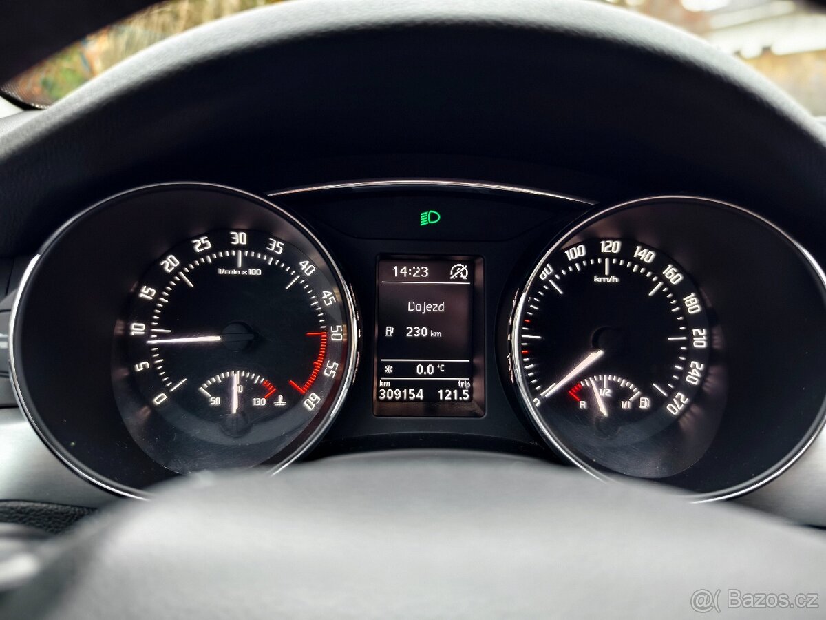 Škoda Superb II 2.0tdi Combi FL - 15