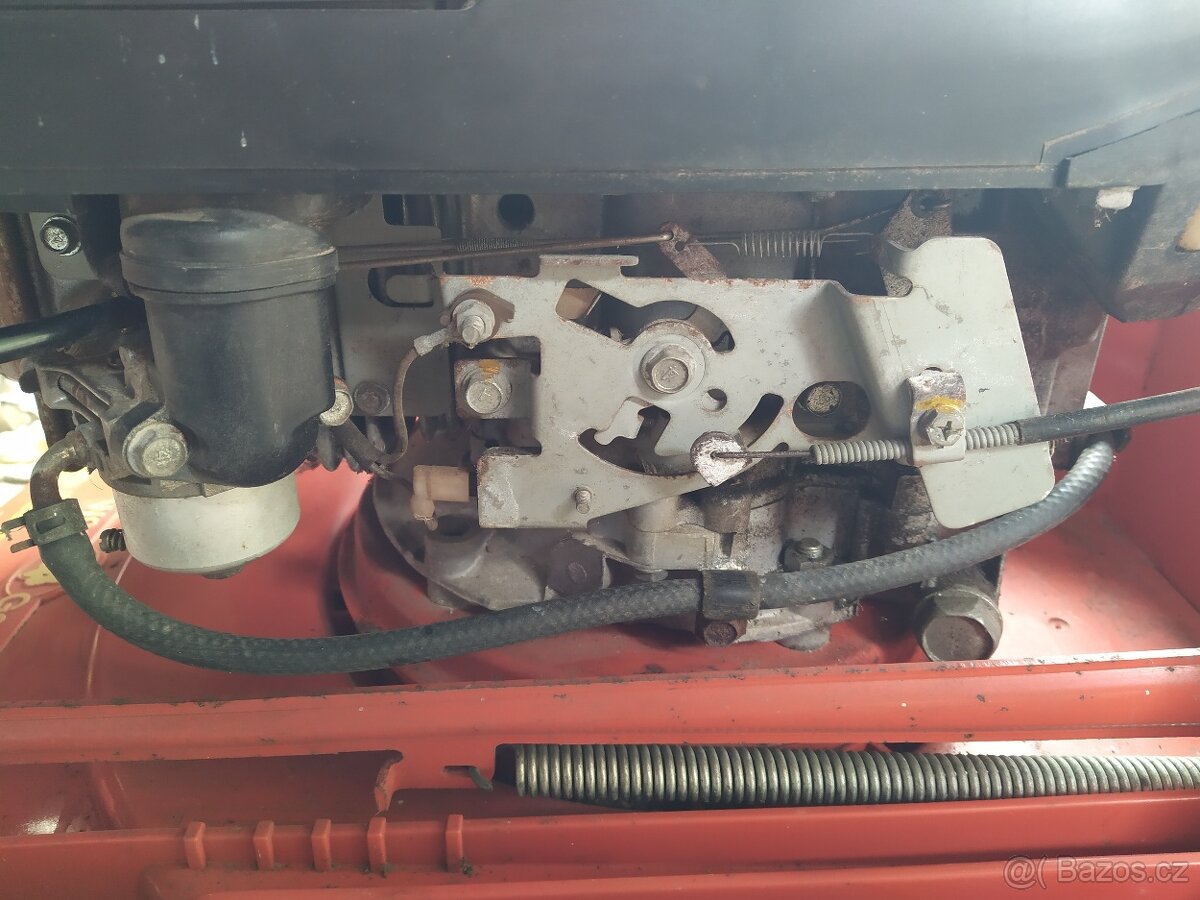 Benzínová sekačka s pojezdem WOLF GARTEN Senator, el.start - 15