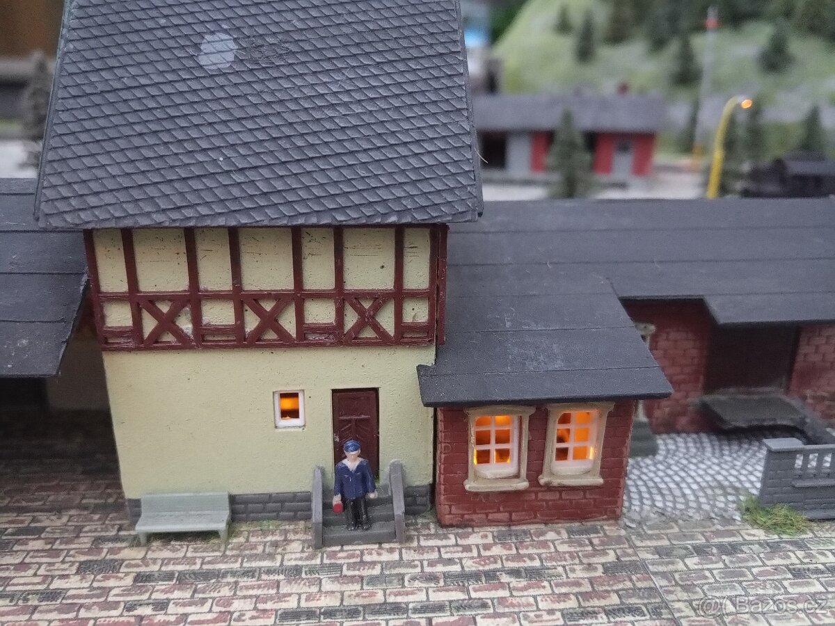 Prodám kolejiště TT plně funkční dva okruhy - 15