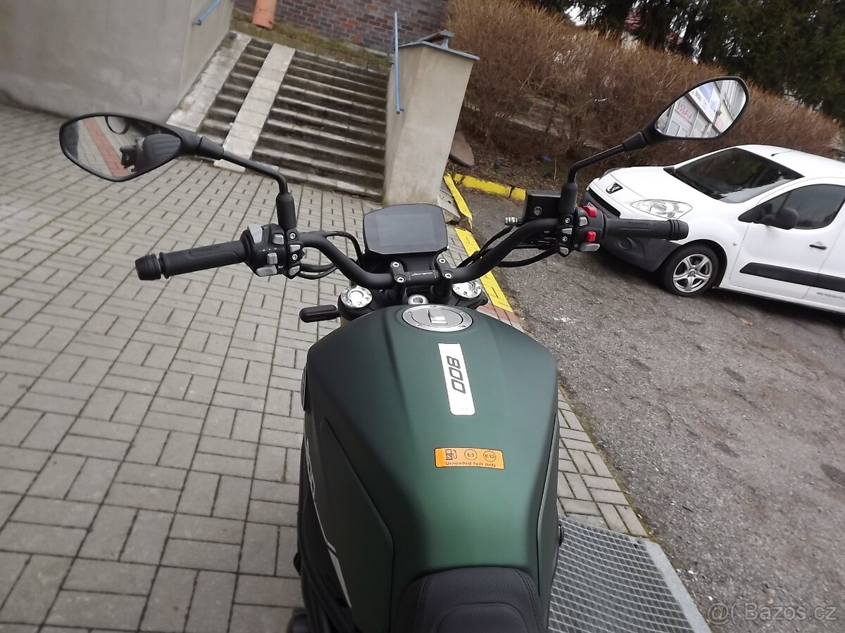 Benelli Leoncino 800 - 15