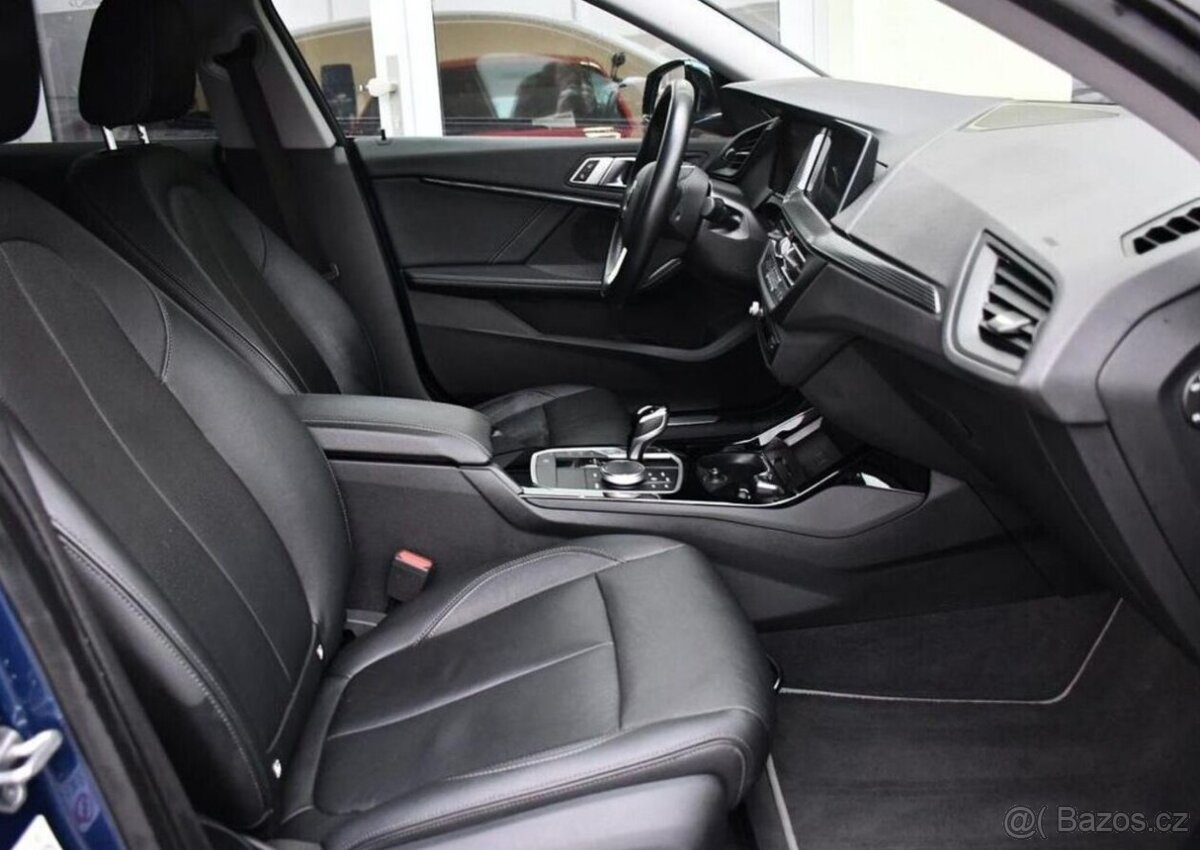 BMW Řada 2 218d NAVI CARPLAY 1M ČR - 15