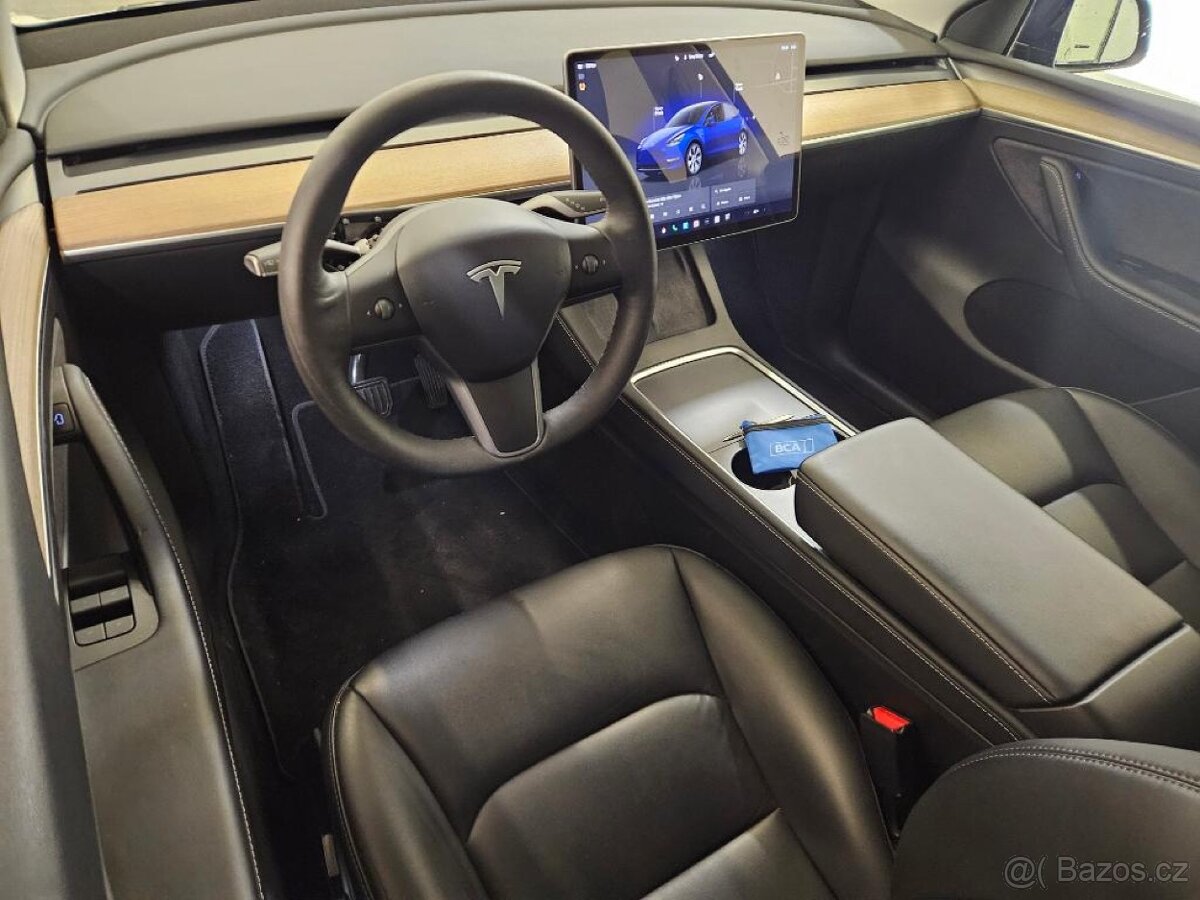 Tesla Model Y RWD (2022) – Deep Blue - 15