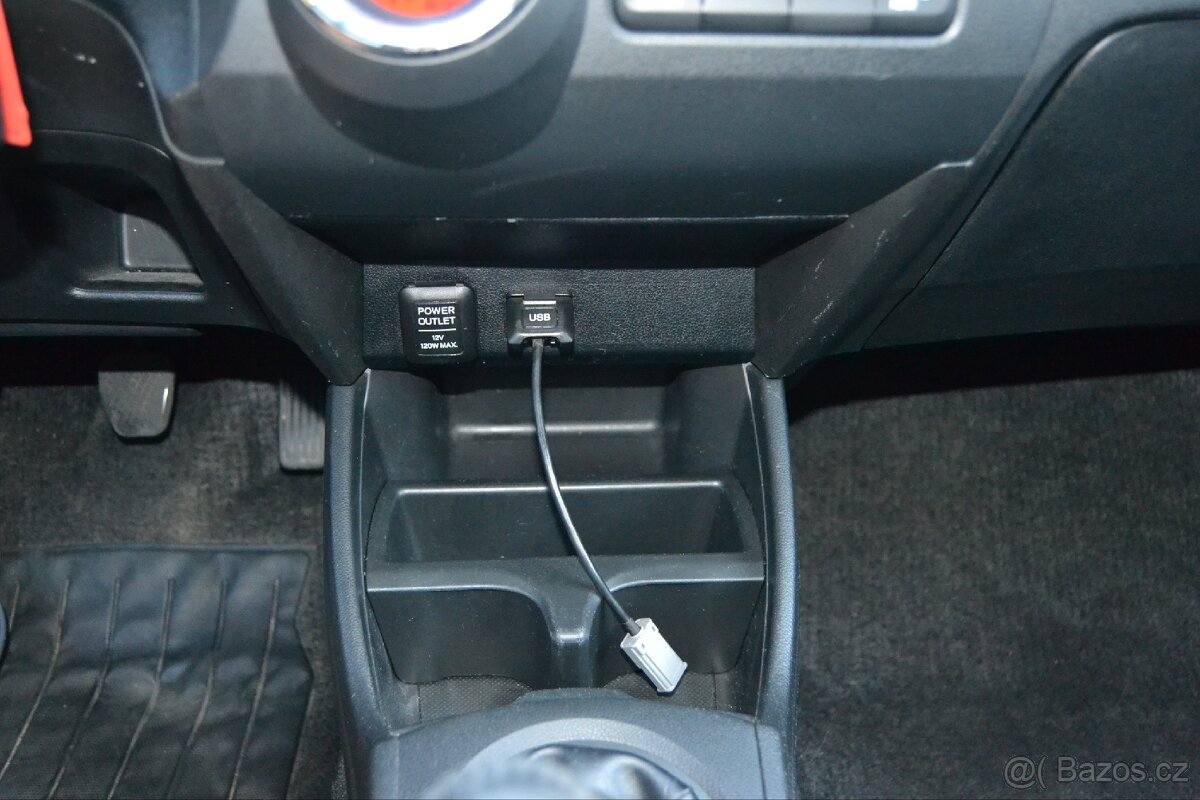 Honda Jazz 1.339 i-VTEC 73kw rok 2013 - 15