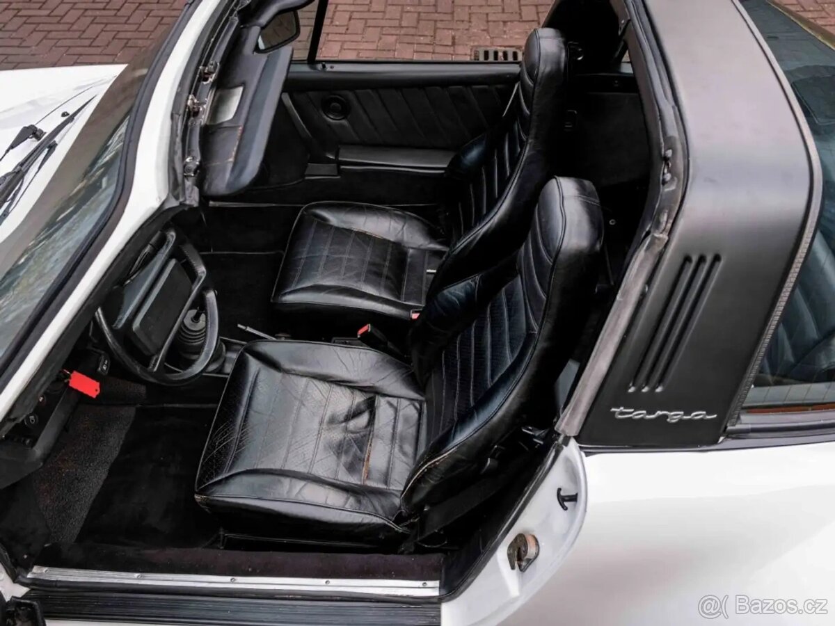 Porsche 911 3.2 Carrera Targa z roku 1984 - 15