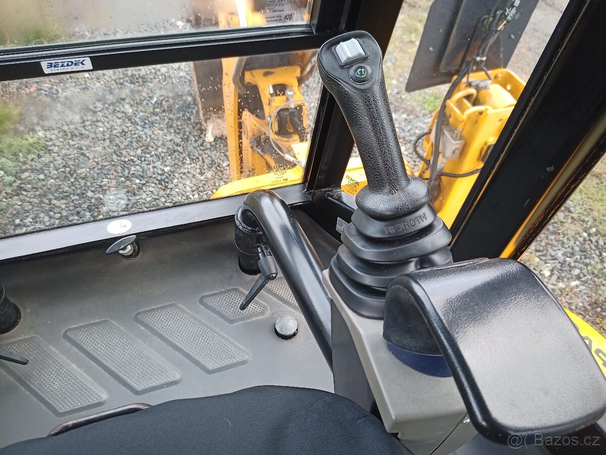JCB 3CX Compact traktorbagr - rypadlo-nakladač - 15