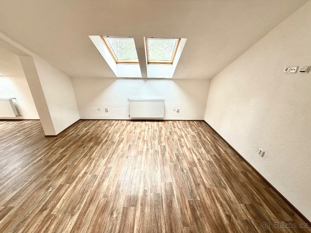 Pronájem 4kk, 1.patro, terasa, parkovací místo - 15