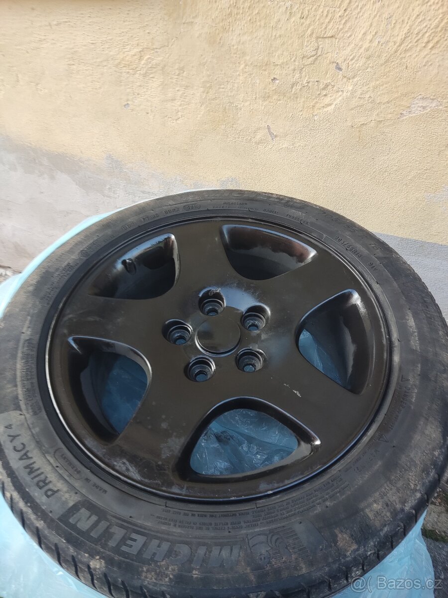 VOLKSWAGEN GOLF 5 1.6i 75KW STK+EM 11/2026 - 15