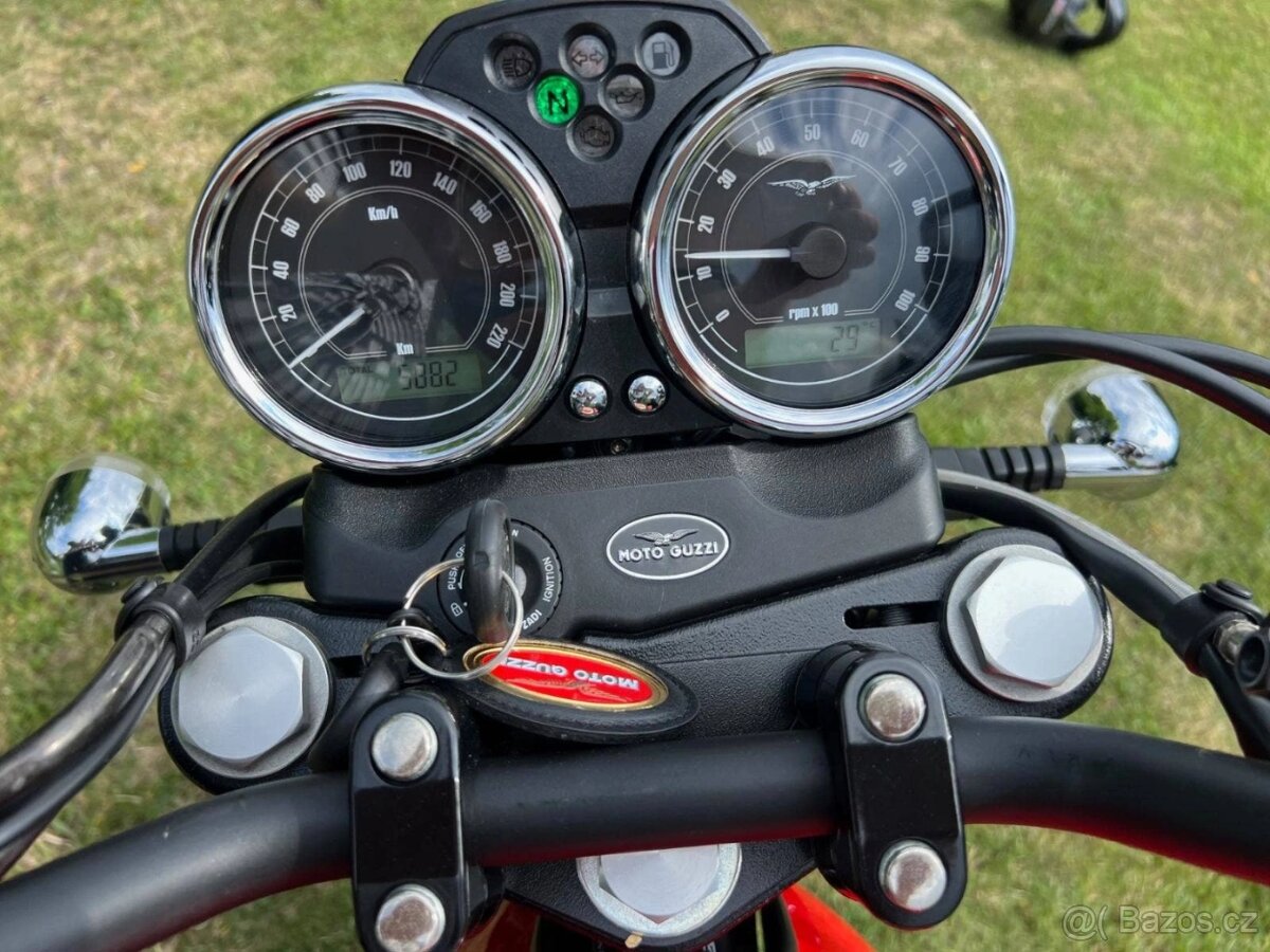 Moto Guzzi V7 II Stone - 15