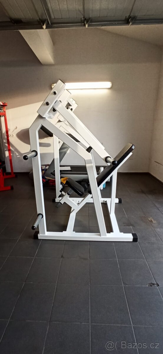 Posilovací stroje typu Hammer - 15