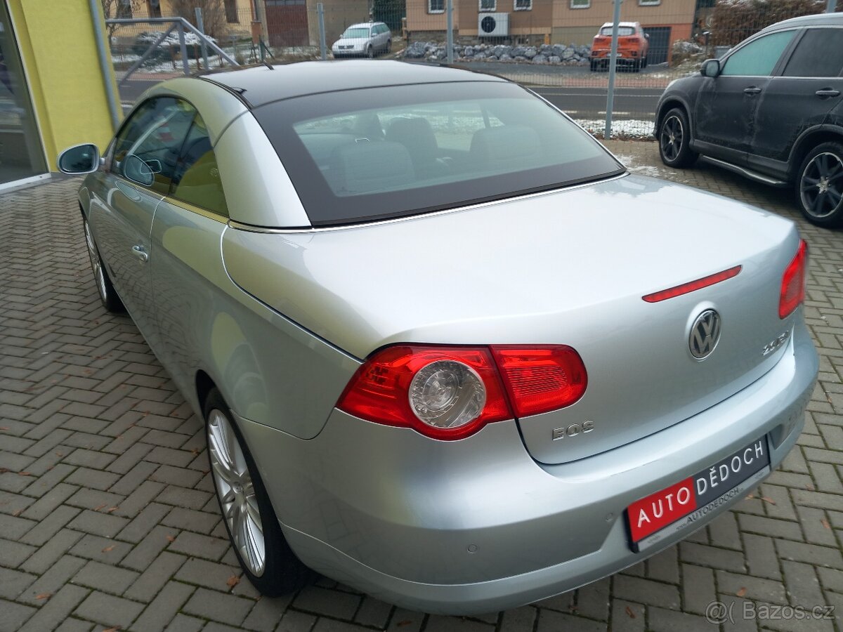 Volkswagen EOS kabriolet 2.0i VYHŘ.SED, NOVÁ STK,GARANCE - 15