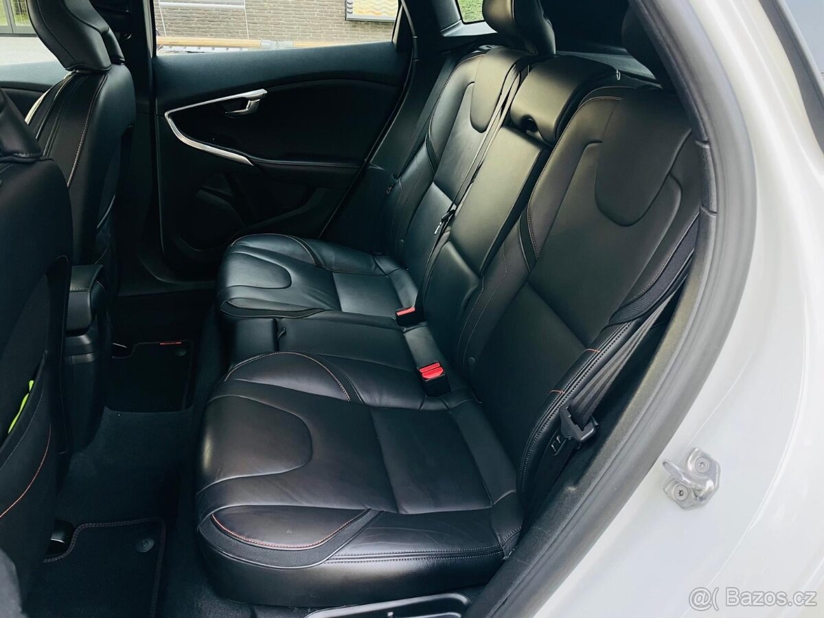 Volvo V40 2.0i T3 MANUÁL OCEAN RACE VÝHŘEV SERVISKA - 15