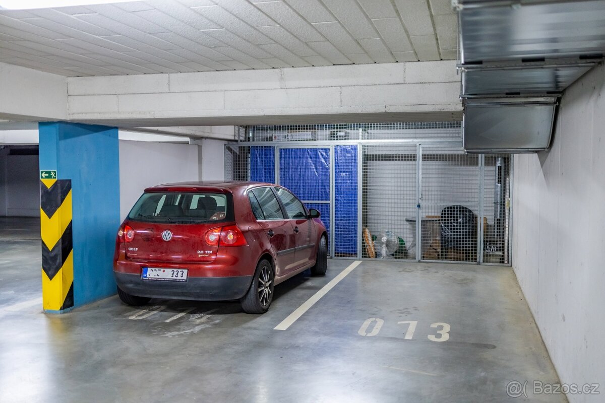 Pronájem bytu 2+kk se zahradou a garážovým stáním - 15