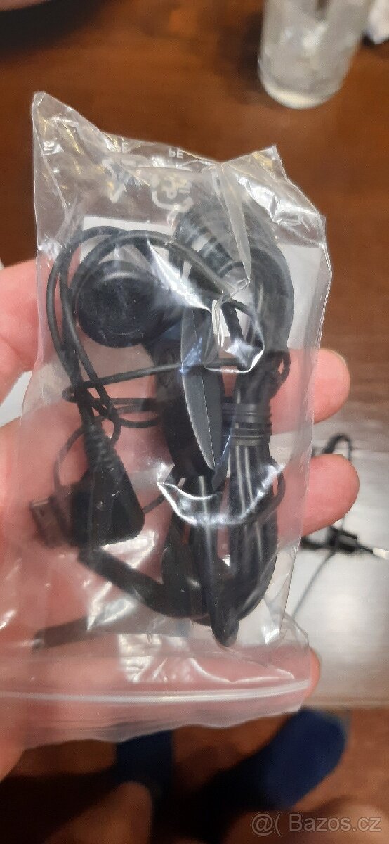 Retro telefony + Hodinky + tlačítkový telefon NOKIA - 15