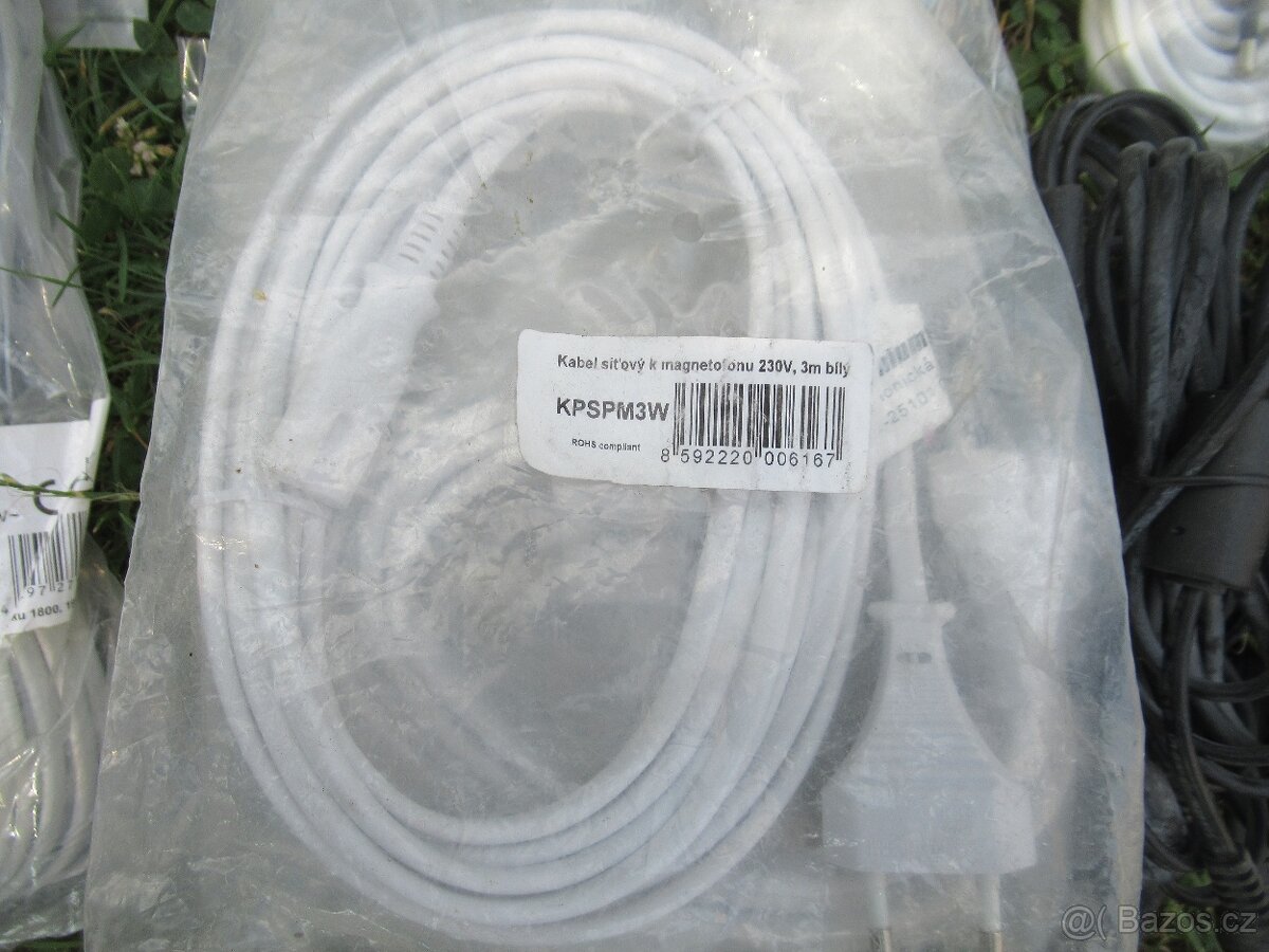 Propojovací kabely a konektory cinch a scart + síťové šňůry. - 15