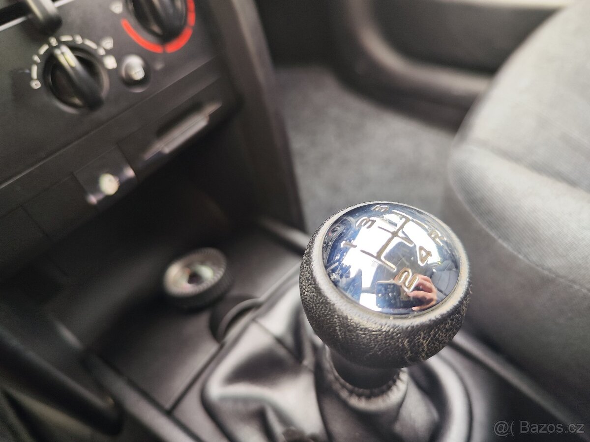 Peugeot 207 1.4i/65kW Urban - 15