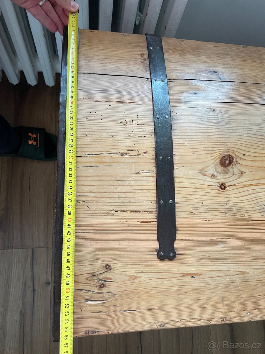 Dřevěná truhla s kováním české výroby - 15