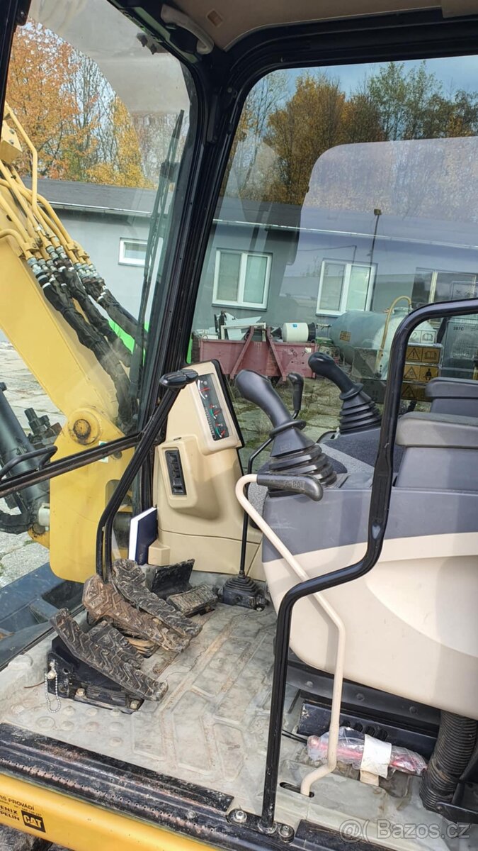 Caterpillar 307C - 15