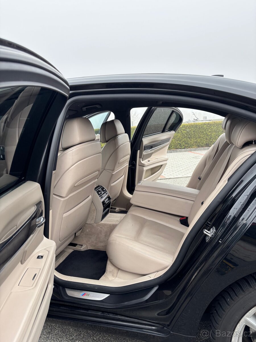 BMW 750i xDrive M-paket F01 - 15