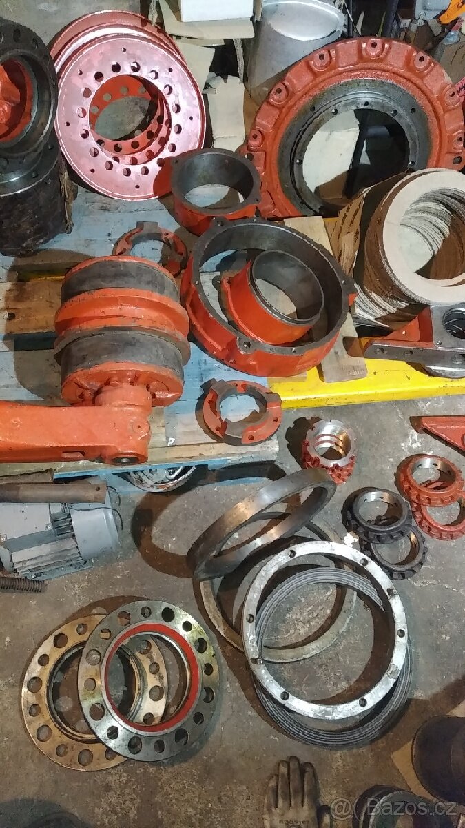 Vstřikovací čerpadlo na buldozer - 15