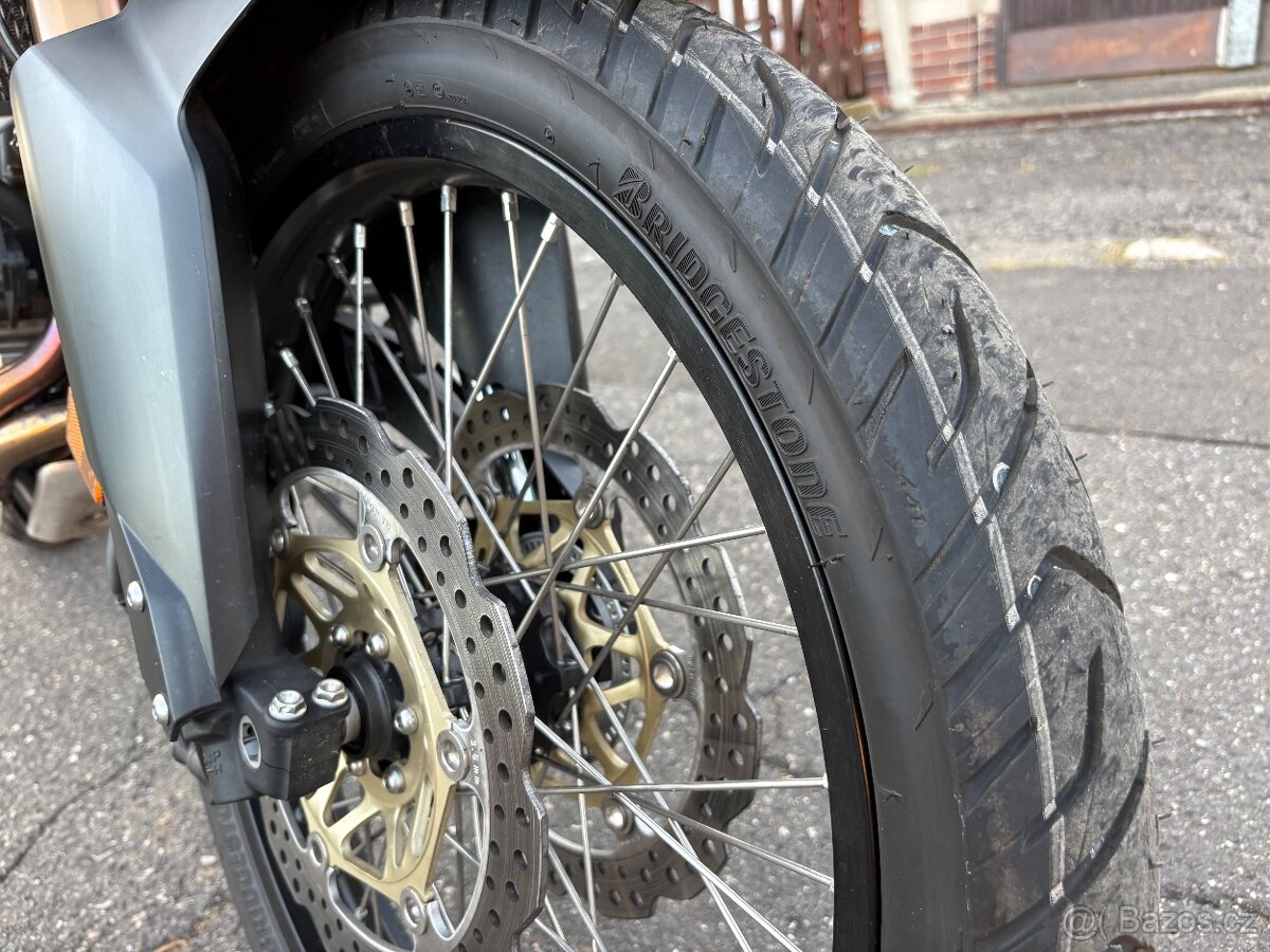 Honda CRF Afrika Twin 1000 - 15