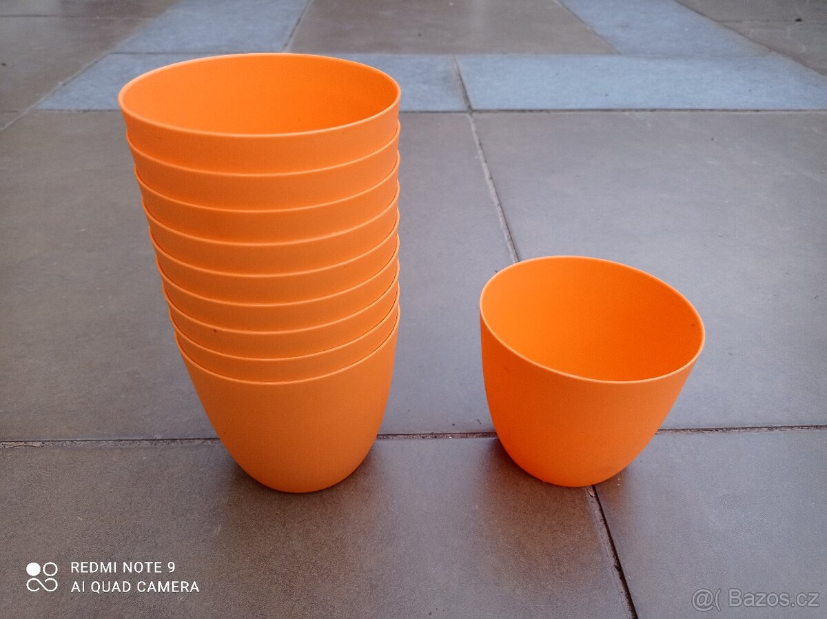 Květináče, keramické figurky - 15