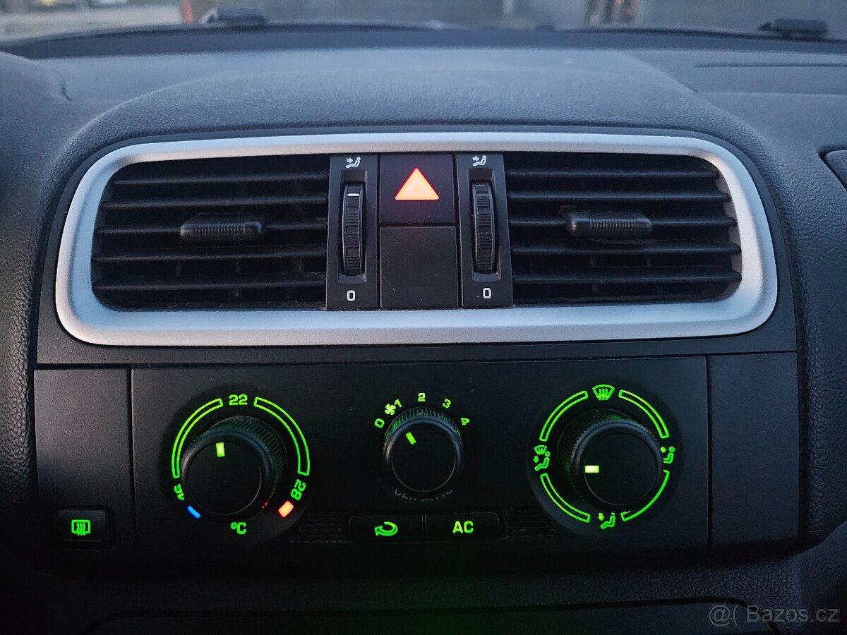 ŠKODA FABIA 1.2 51kW KOMBI AMBIENTE,KLIMA,SENZORY,ALU - 15