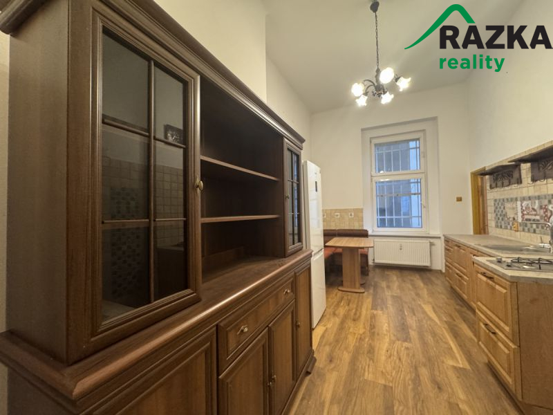 Prodej bytu 2+1(83m2), Karlovy Vary, ul. T.G.M. - 15