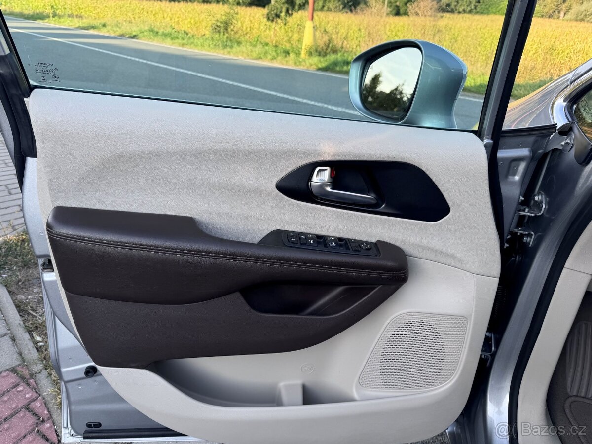 Chrysler Pacifica 3,6 RU Čocka Adapttemp 2020 DPH - 15