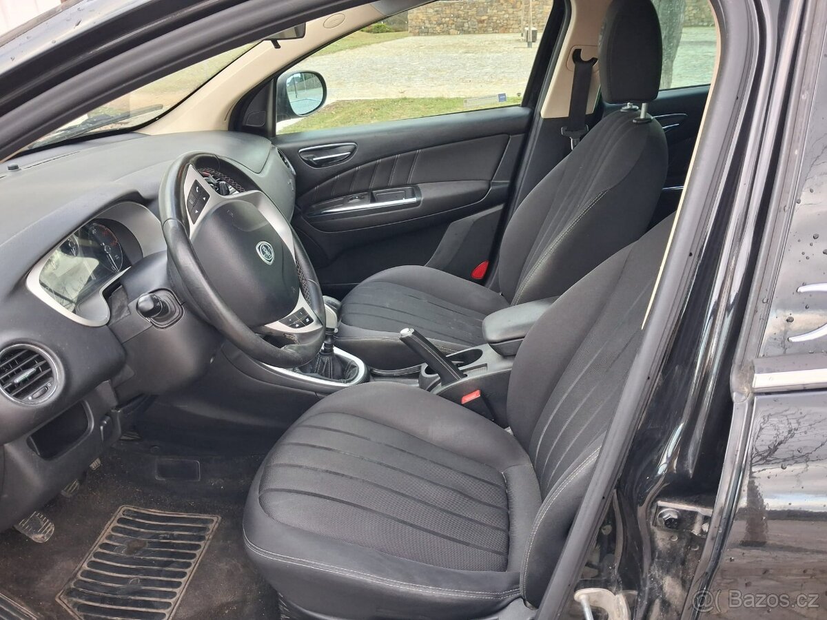 Lancia Delta 1.6 JTD 88 kW | STK do 10/2027 - 15