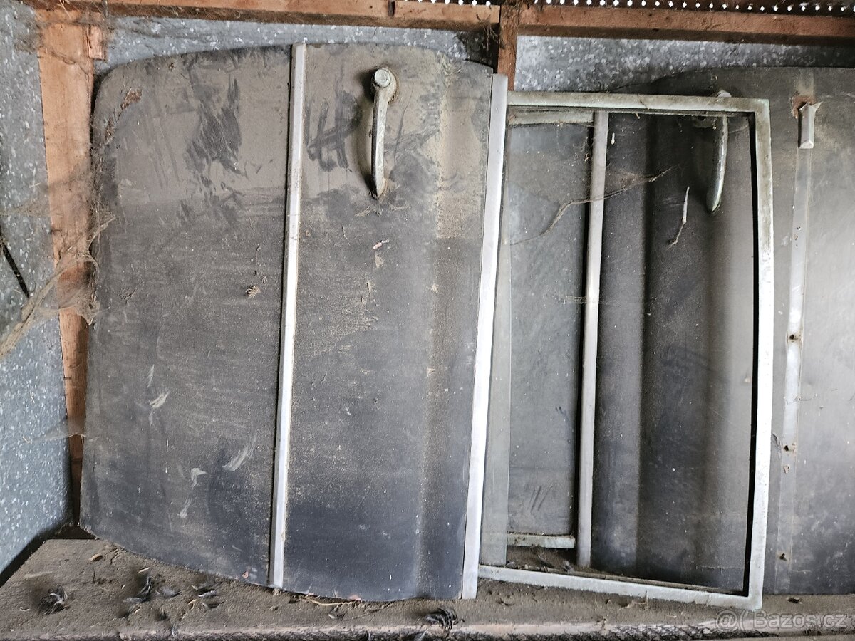 Tatra 603 dveře, rámy, nádrž - 15