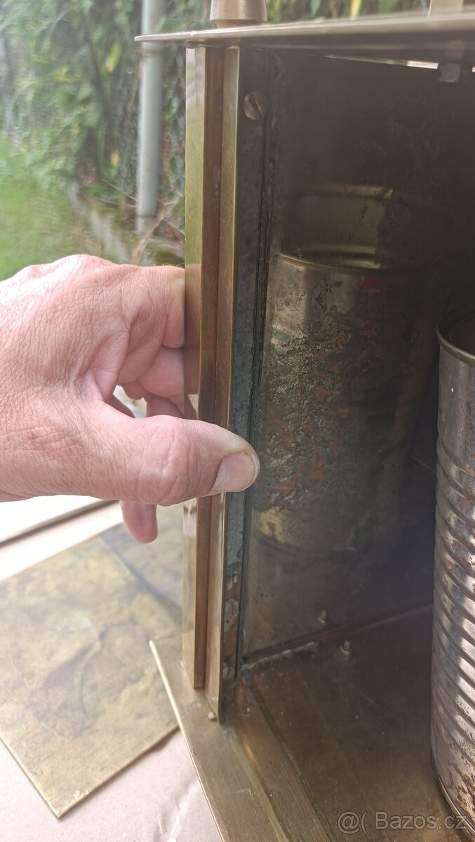 Obrovsky velmi starý mlynek na kavu ZAK. CHRANĚNO - 15