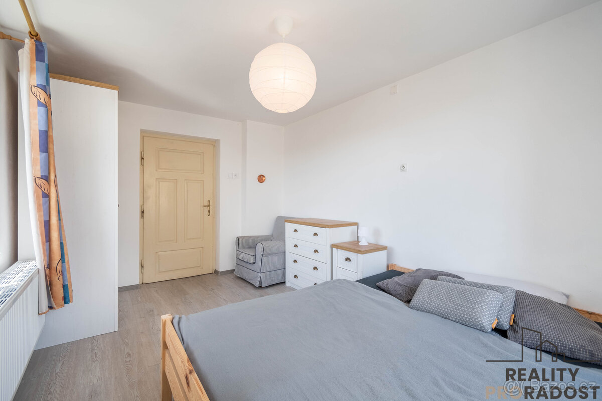 Zrekonstruovaná útulná chalupa s garáží a prázdnou půdou kou - 15