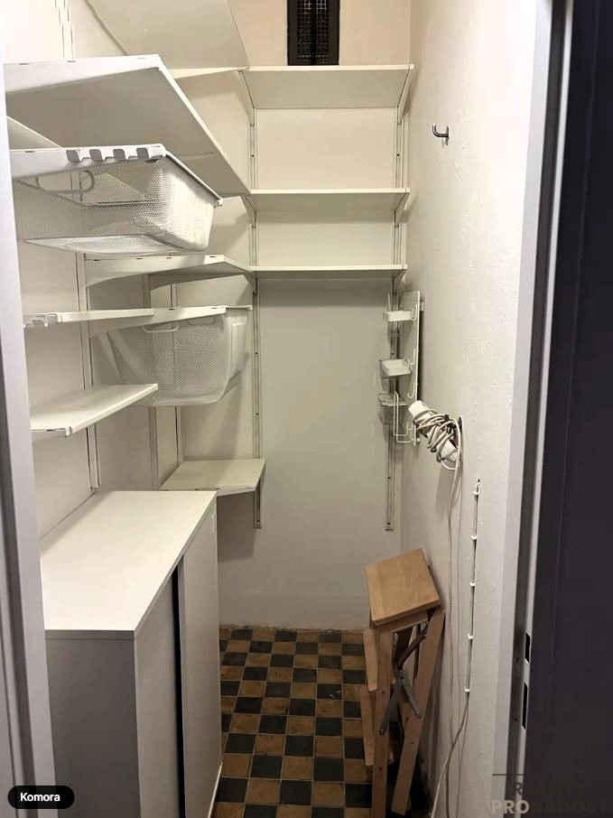 Pronájem bytu 2+1 70 m² s balkónem, ul. Musílkova, Praha - K - 15