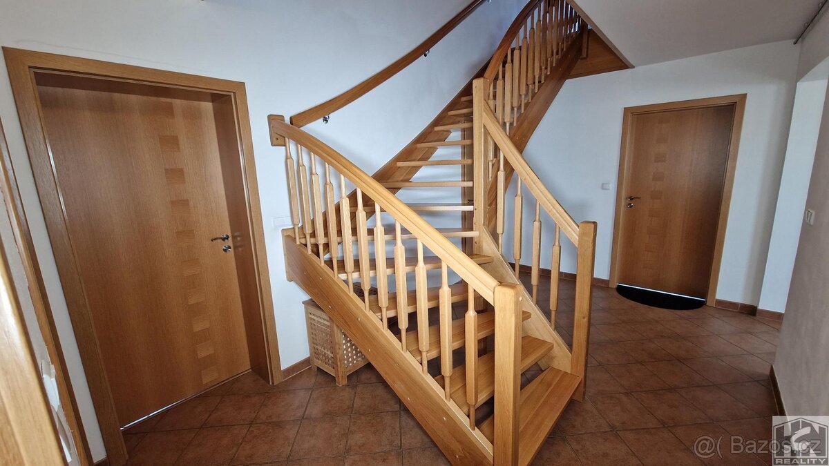 Rodinný dům, 7+kk+garáž, 213m2, Liberec - Vesec, pozemek 873 - 15