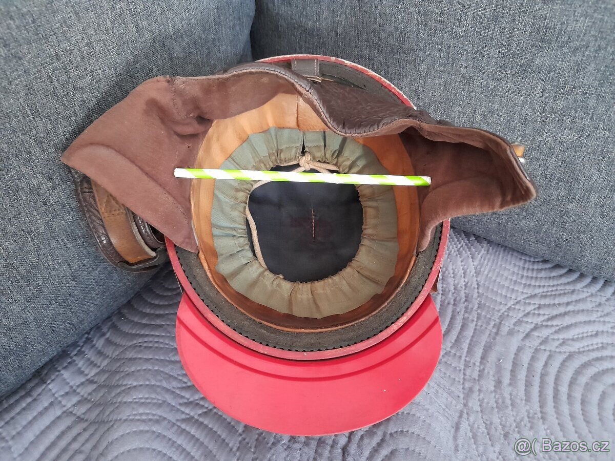 Stará retro helma kokoska za 949,- - 15