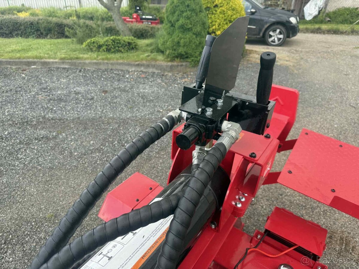 Štípačka dřeva 50T - 15