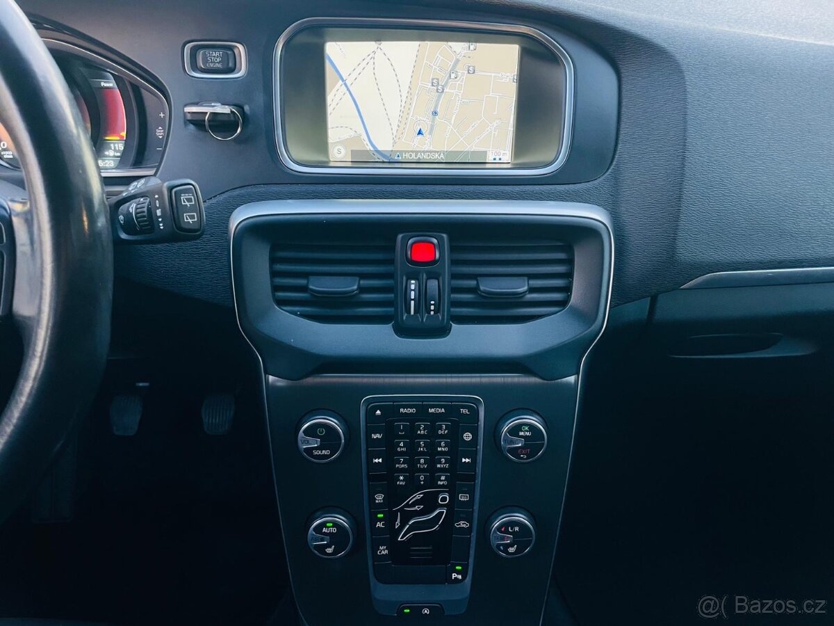 Volvo V40 2.0 D3 5VÁLEC 110KW MANUÁL LED SENZORY SERVISKA - 15