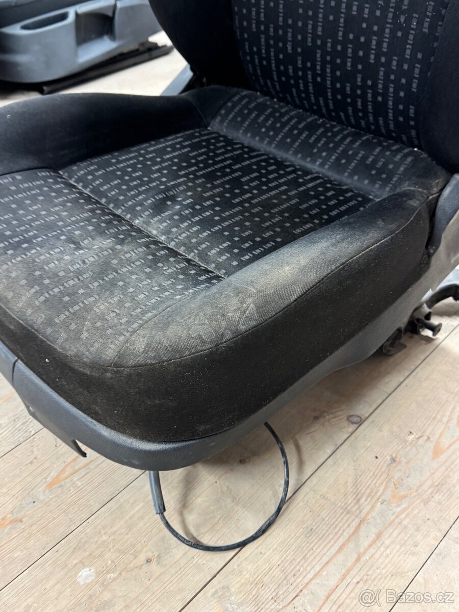 VW Passat B5, B5,5, přední sedačky - 15