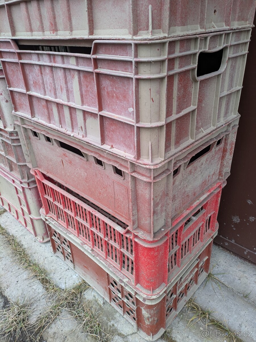 Soubor 19 kusů přepravek - 15