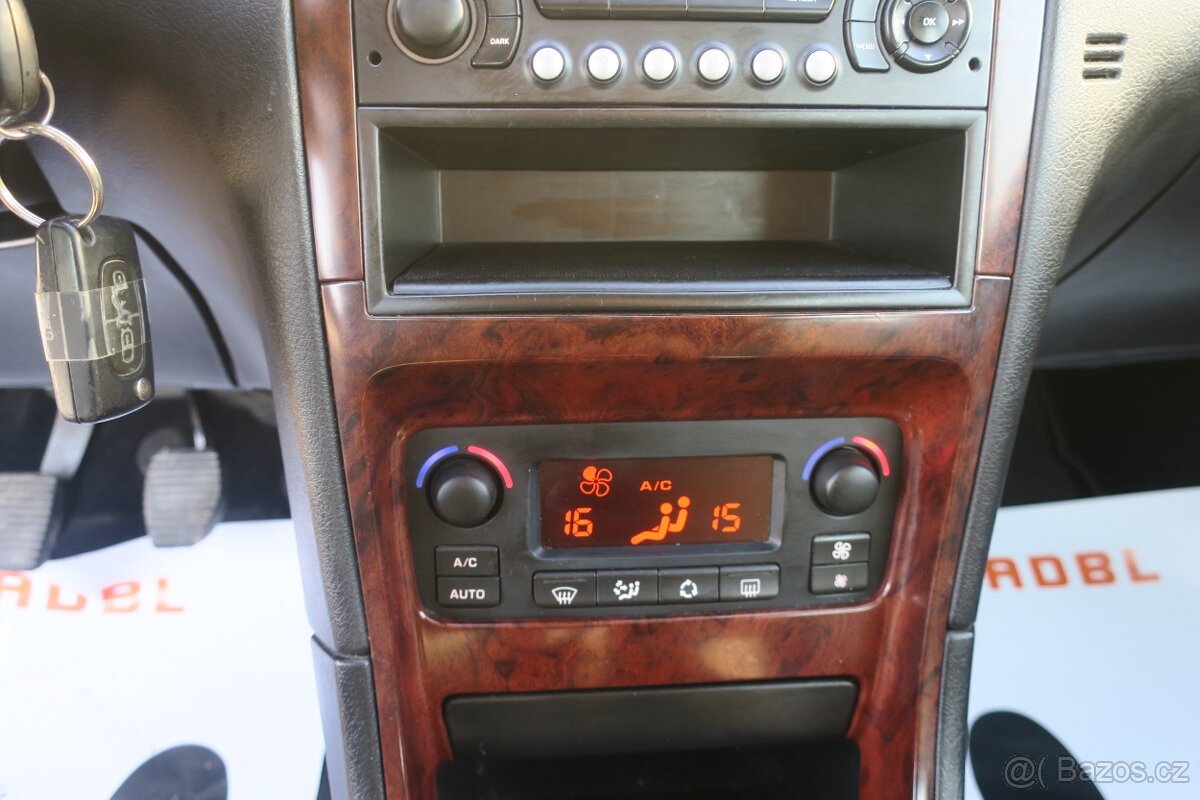 PEUGEOT 307 1.616V, BOHATÁ VÝBAVA - 15