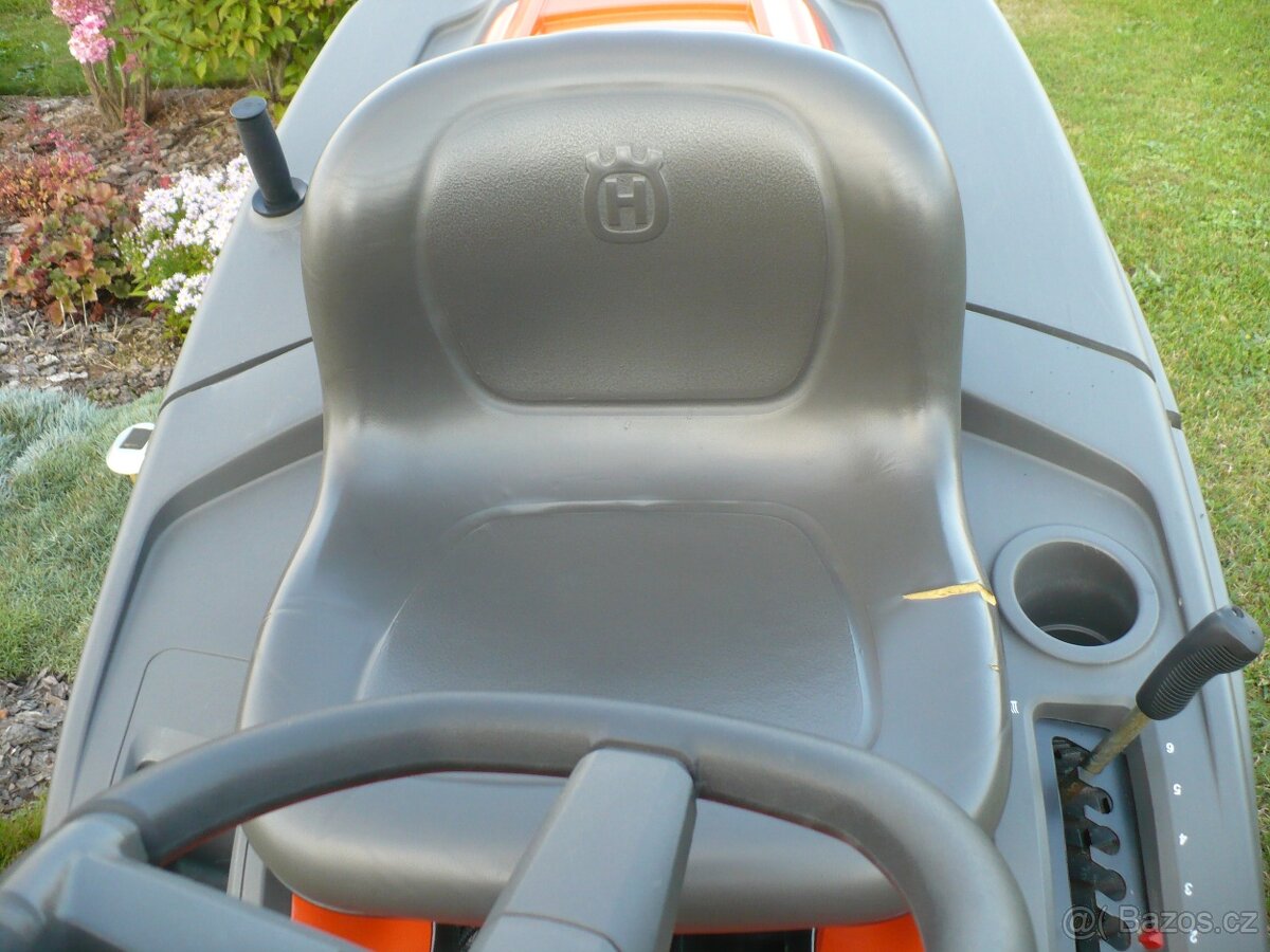 Zahradní traktor HUSQVARNA TC 338 - 15