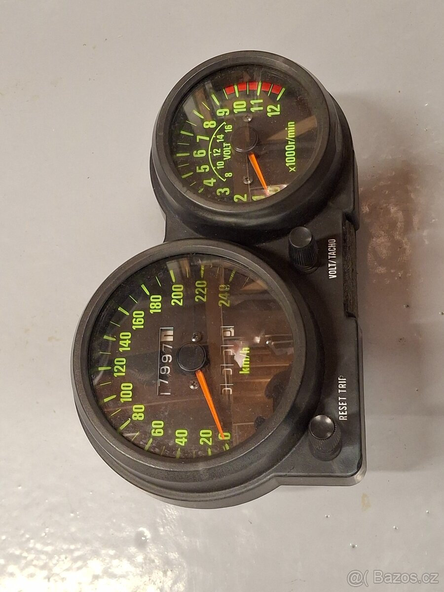 Kawasaki GPZ 1100 Unitrak díly - 15