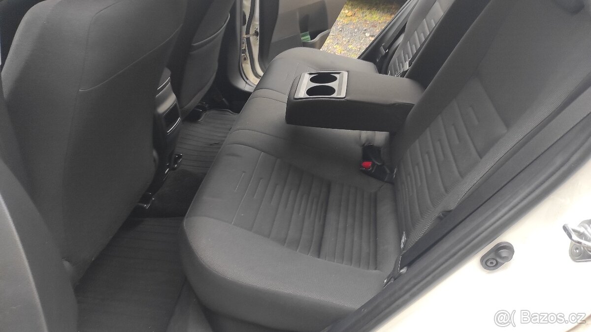 Toyota Auris 1.8i Hybrid, Combi. - 15