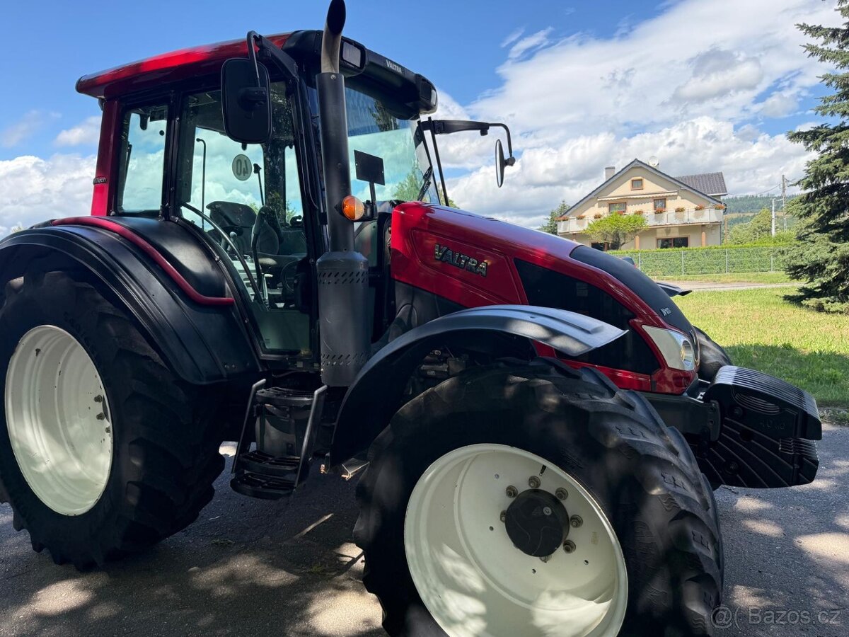 Zemědělský traktor Valtra N103. Výkon 110 koní. Rok výroby 2 - 15