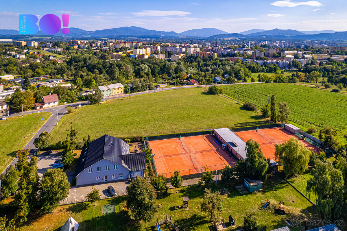 Prodej komerčního objektu s restaurací s 4 tenisovými kurty - 15