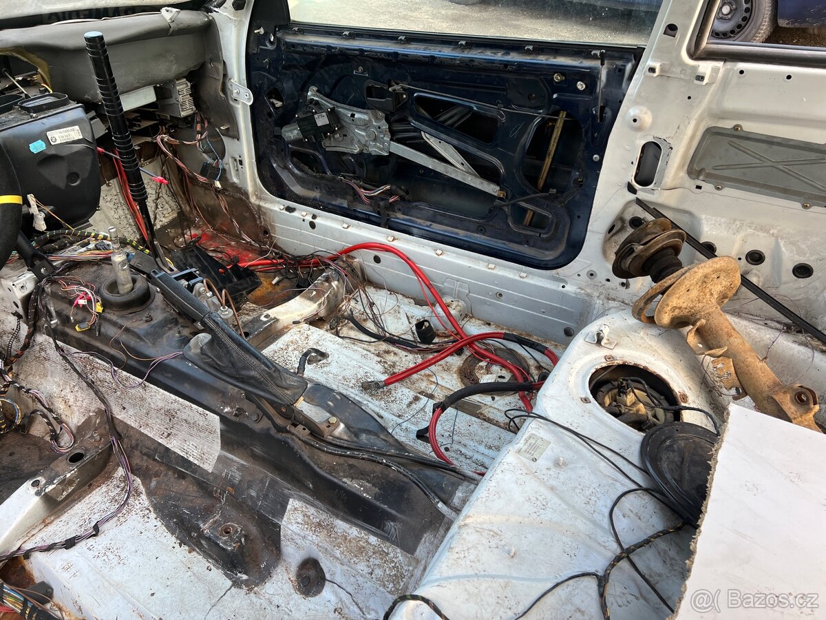 BMW E36 Coupe karoserie - 15