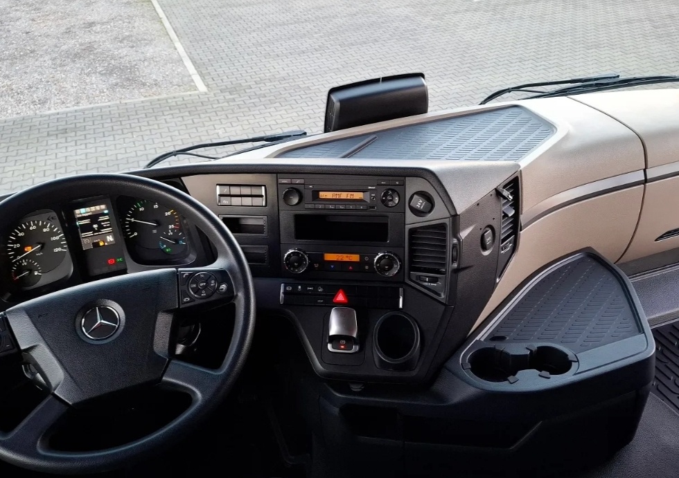 Mercedes-Benz ACTROS F 1833 - 4x2 - Shrnovačka - 15