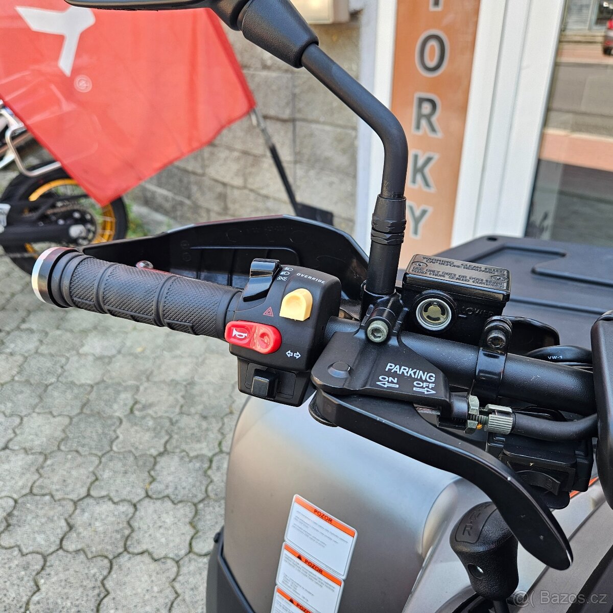 Access Motor Shade 650i LT EPS Xtreme, ČR, Naviják, Tažné - 15