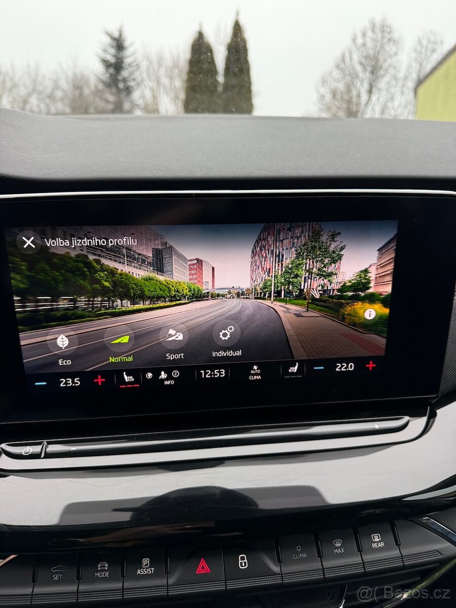 ŠKODA OCTAVIA IV 2,0TDi 110kW STYLE ACC VYHŘ.OKNO TAŽNÉ - 15